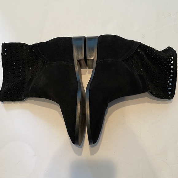 Michael Kors Women’s Black Suede Graham Ankle Booties - size 8 - Picture 7 of 16